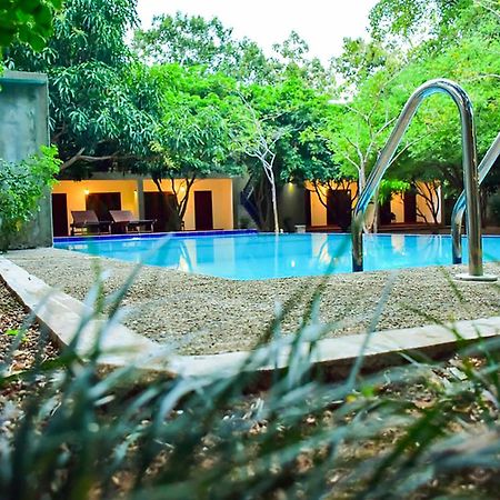 Tropicara Resort 锡吉里亚 外观 照片