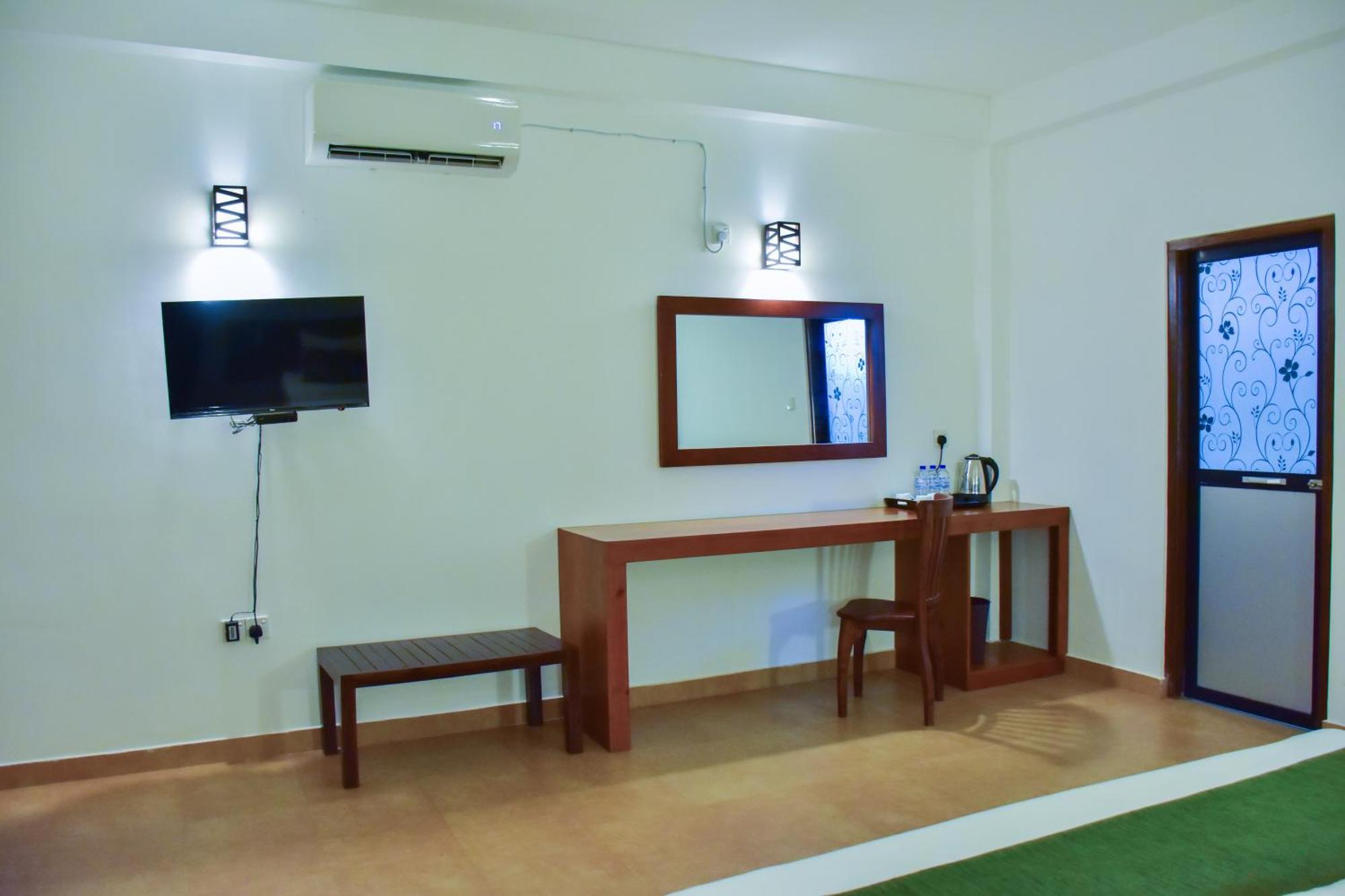 Tropicara Resort 锡吉里亚 外观 照片