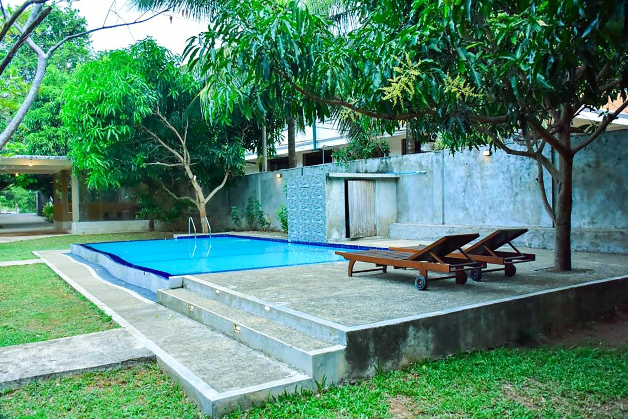 Tropicara Resort 锡吉里亚 外观 照片