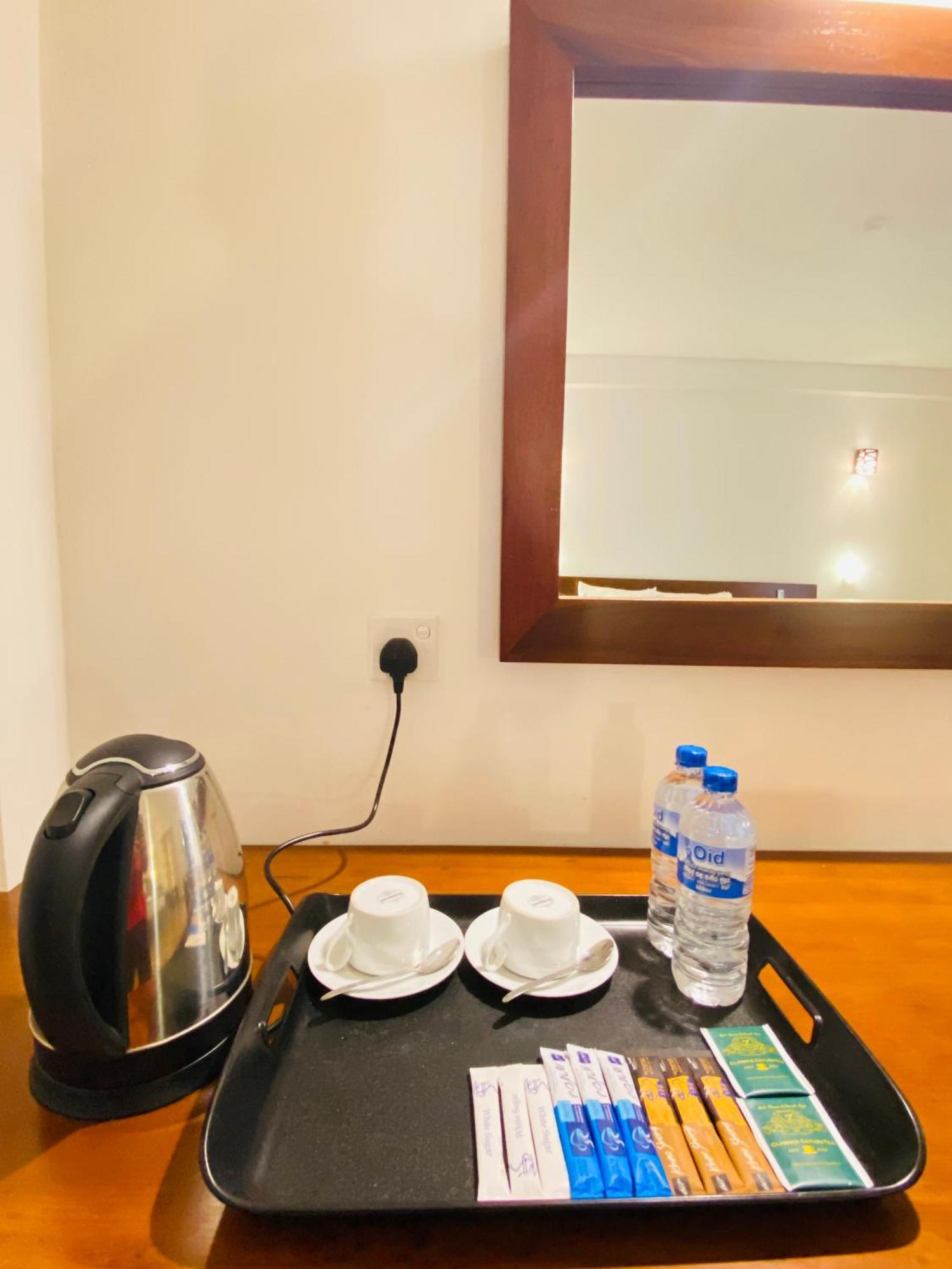 Tropicara Resort 锡吉里亚 外观 照片